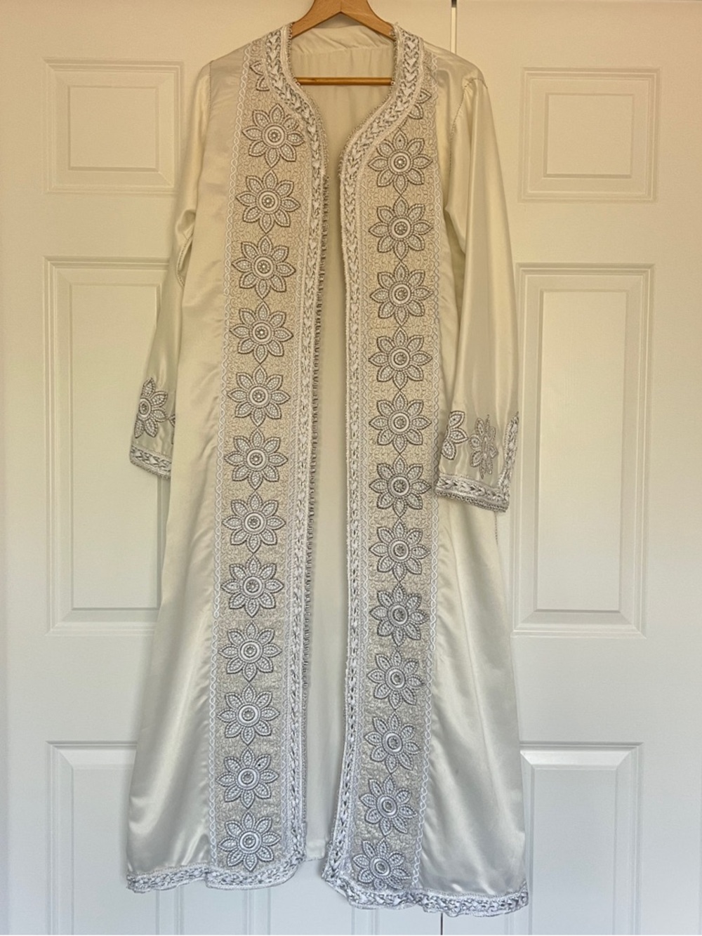 Vintage Silk Heavily Embroidered Kaftan/Duster/Robe Open Front Boho Resort Ivory - Picture 5 of 11